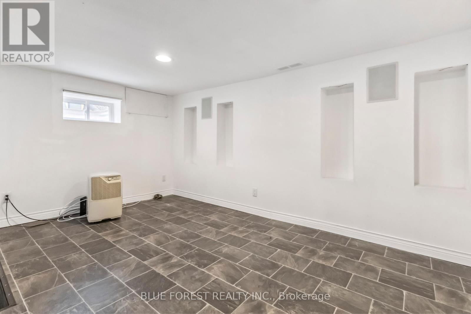 140 EMERSON AVENUE Image 31