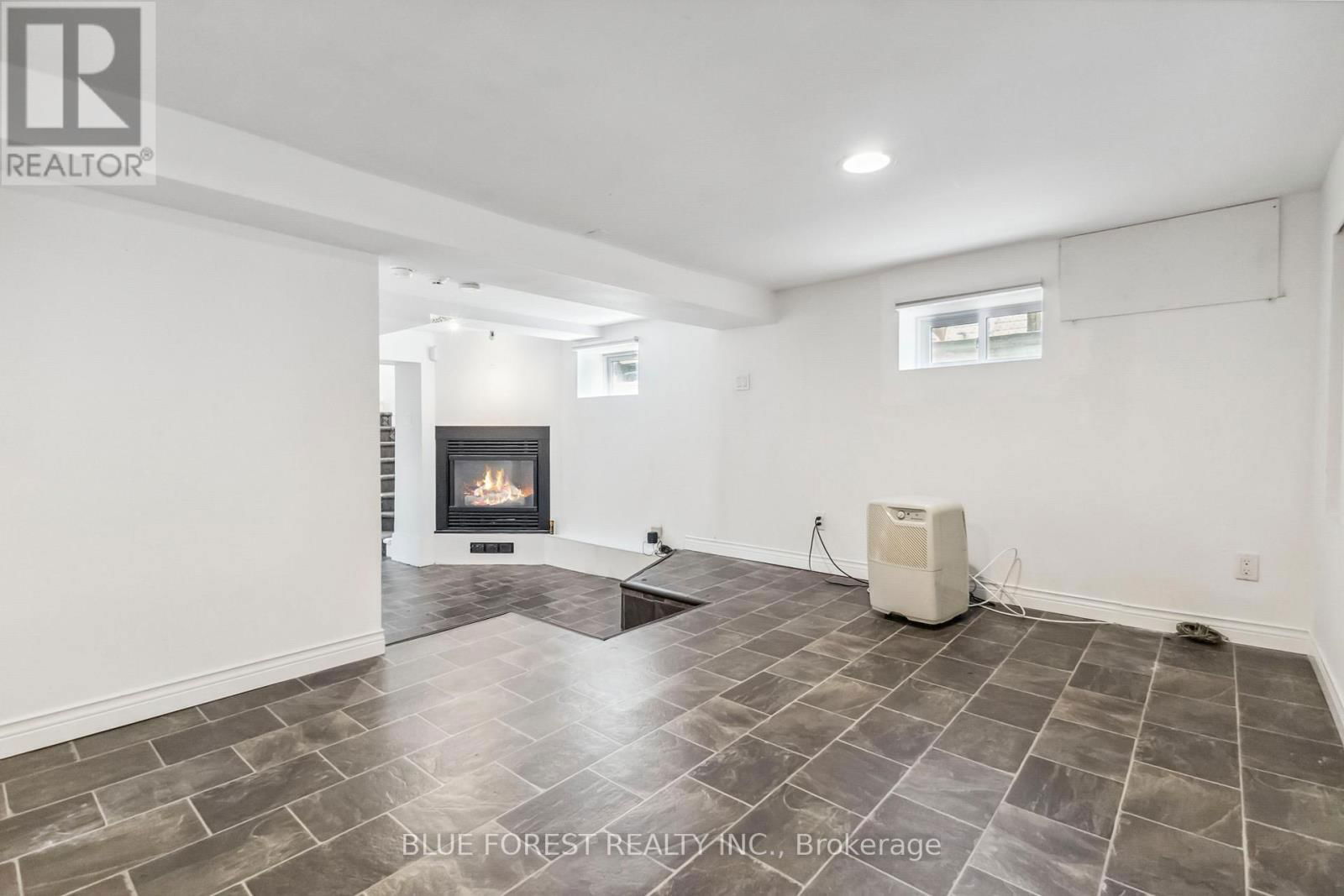 140 EMERSON AVENUE Image 32