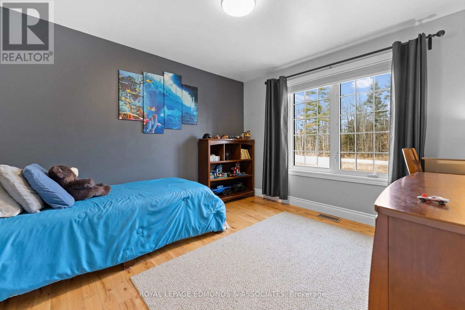 50 BLUE DANUBE WAY Image 23