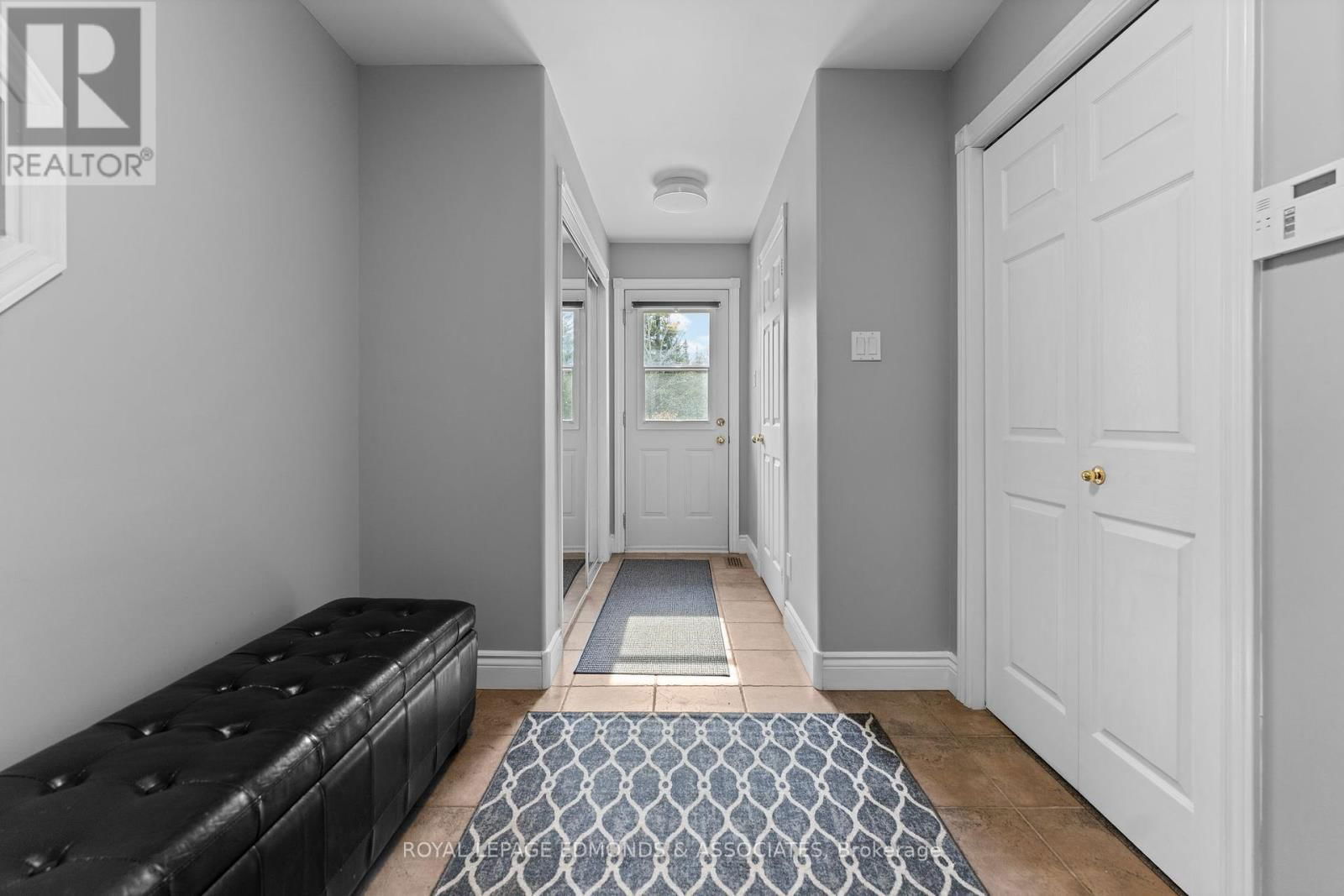 50 BLUE DANUBE WAY Image 3