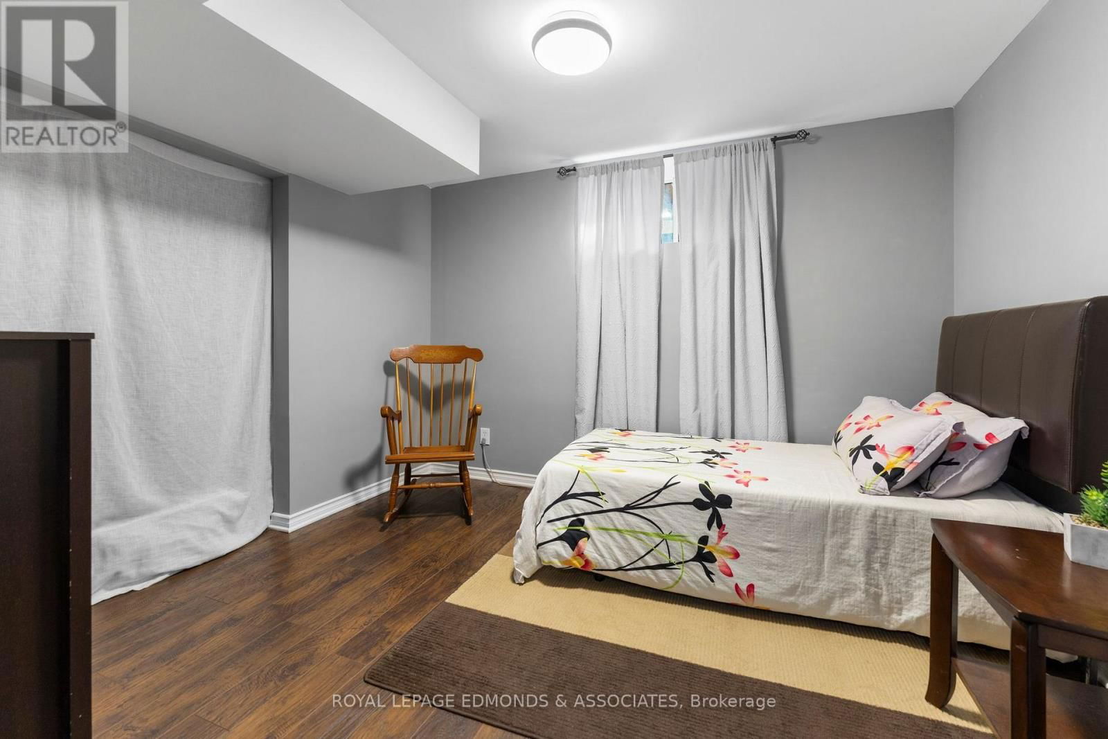 50 BLUE DANUBE WAY Image 33