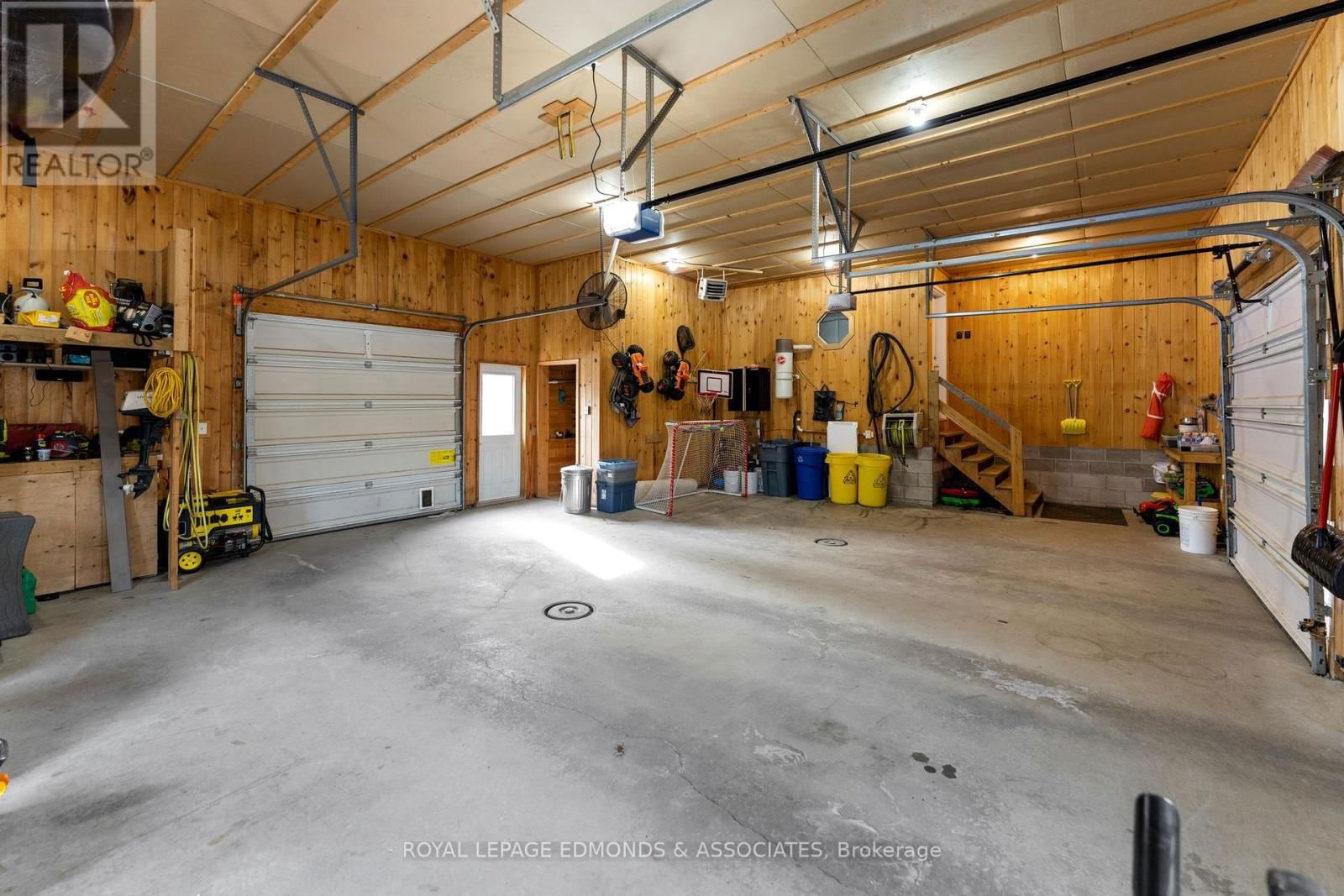 50 BLUE DANUBE WAY Image 35