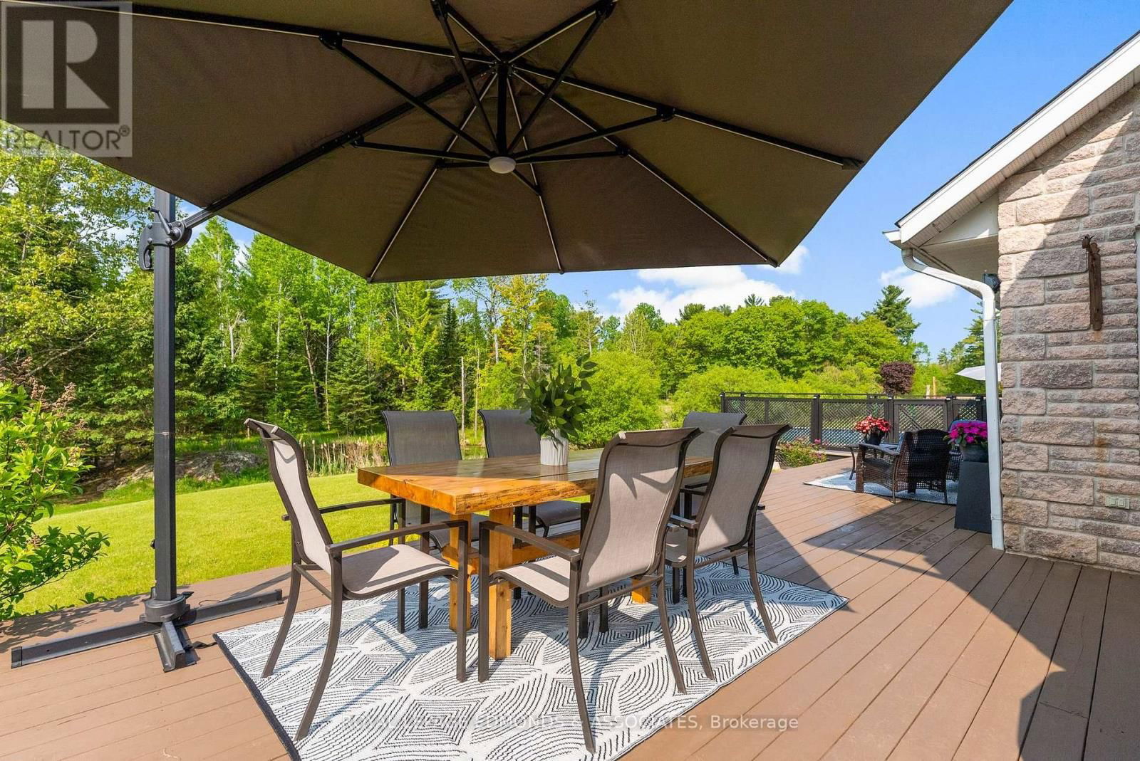 50 BLUE DANUBE WAY Image 39