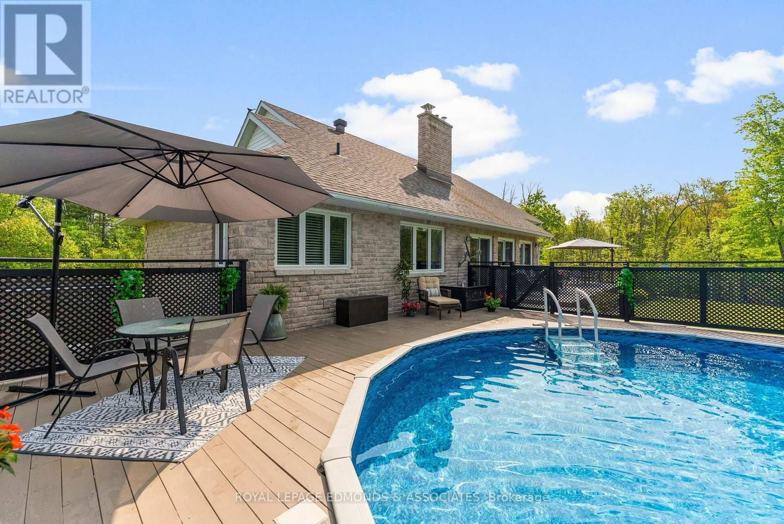 50 BLUE DANUBE WAY Image 40