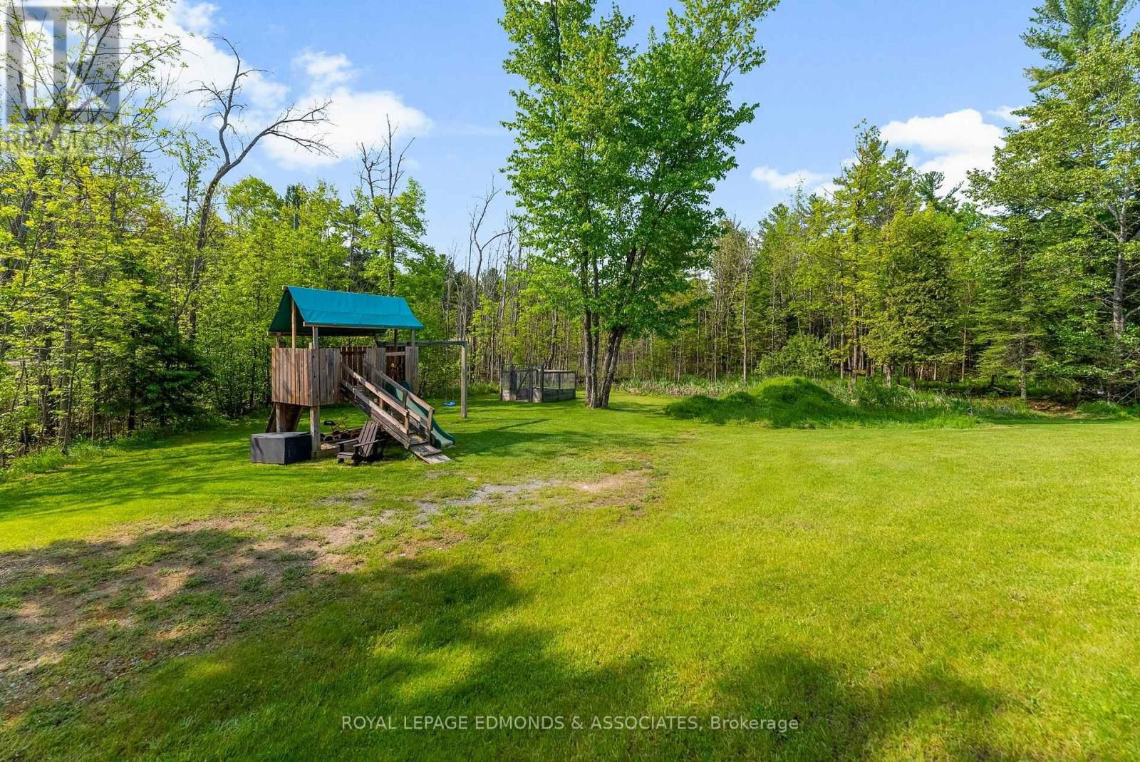 50 BLUE DANUBE WAY Image 44