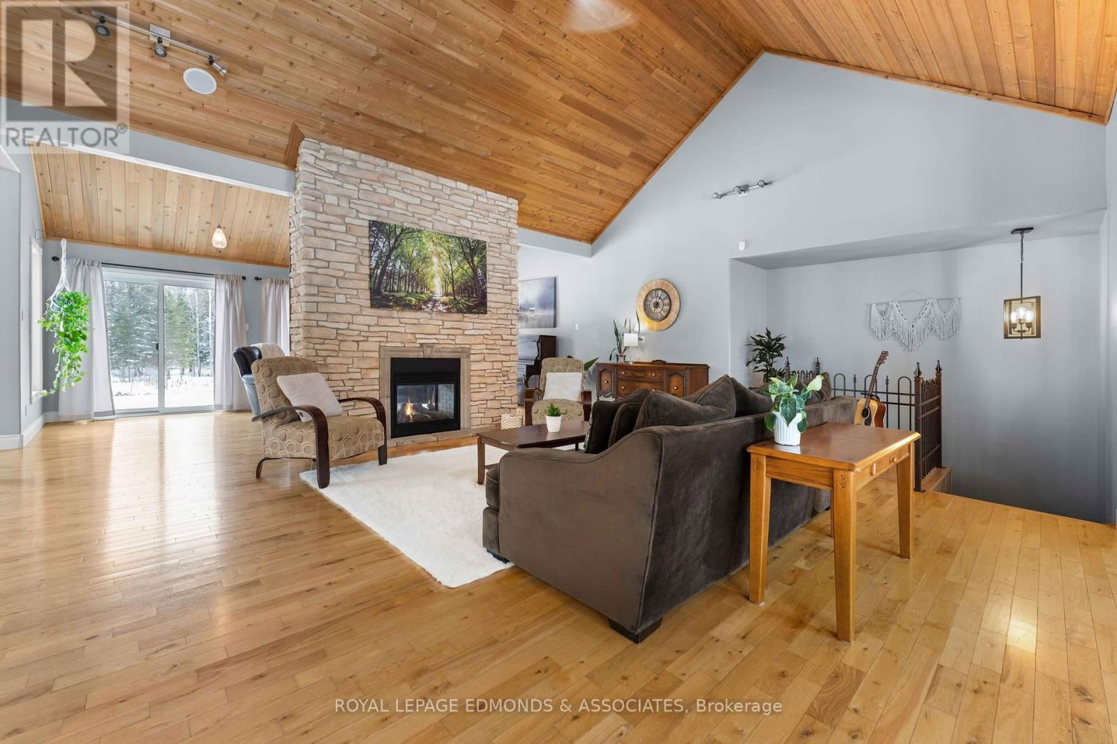 50 BLUE DANUBE WAY Image 6