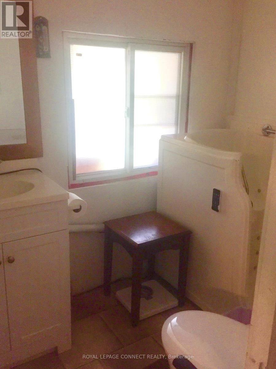 1256 ELM TREE ROAD Image 12