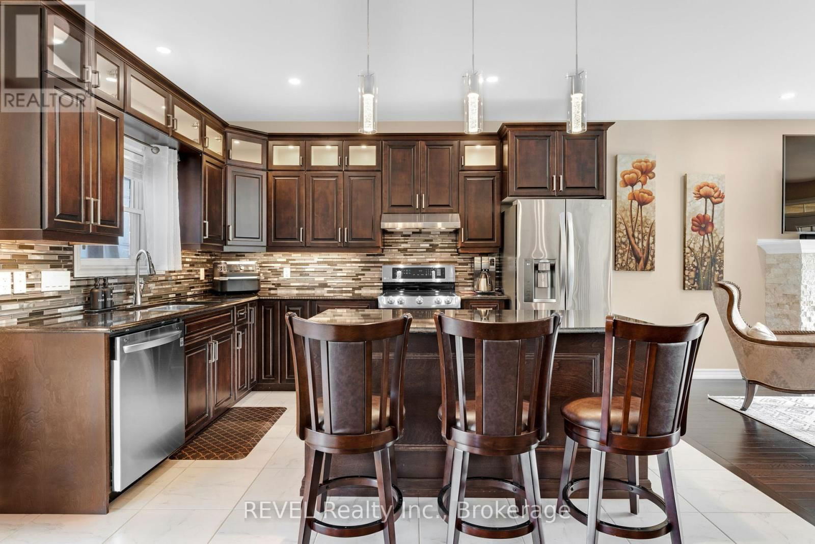 181 HETRAM COURT Image 12
