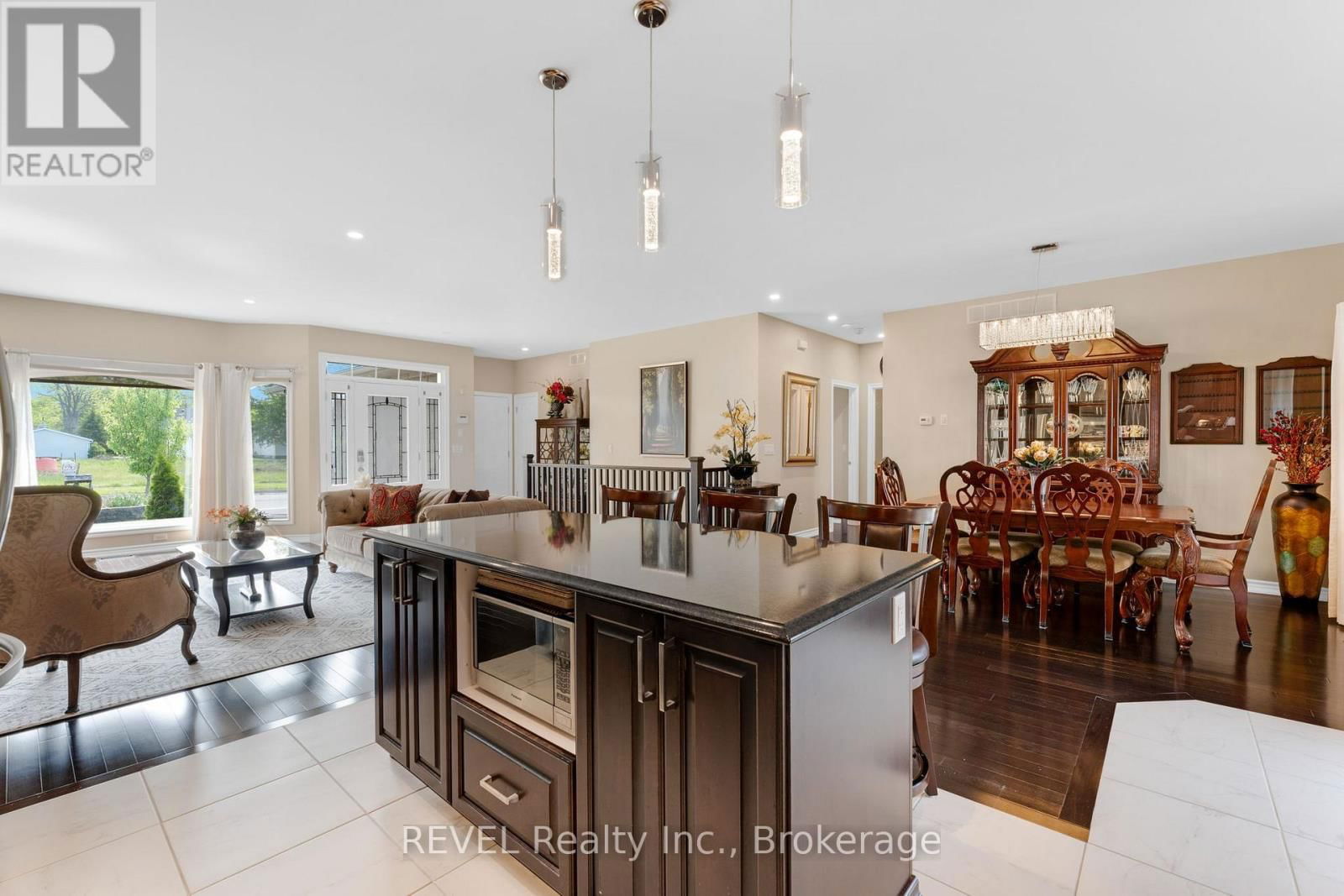 181 HETRAM COURT Image 13