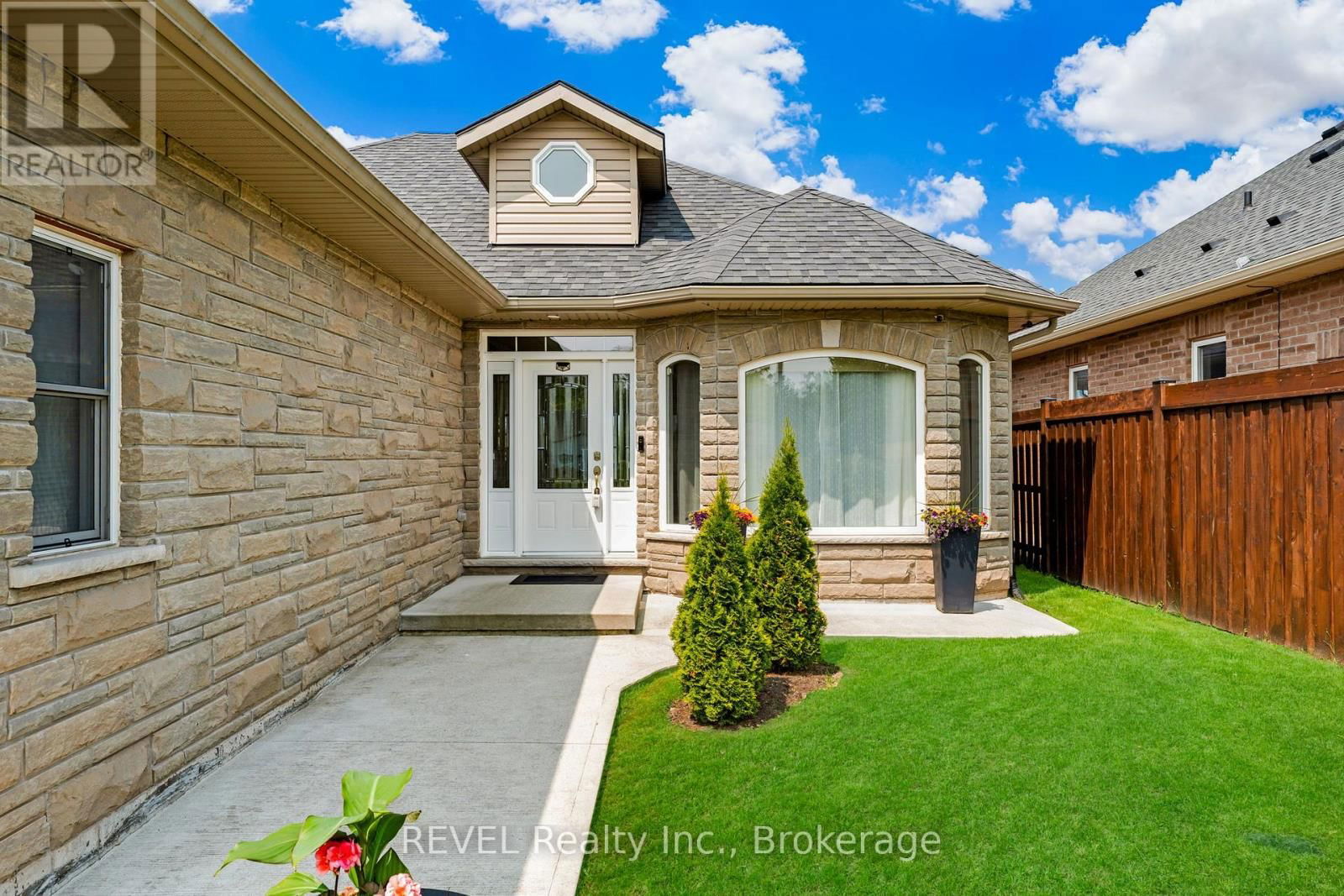 181 HETRAM COURT Image 3