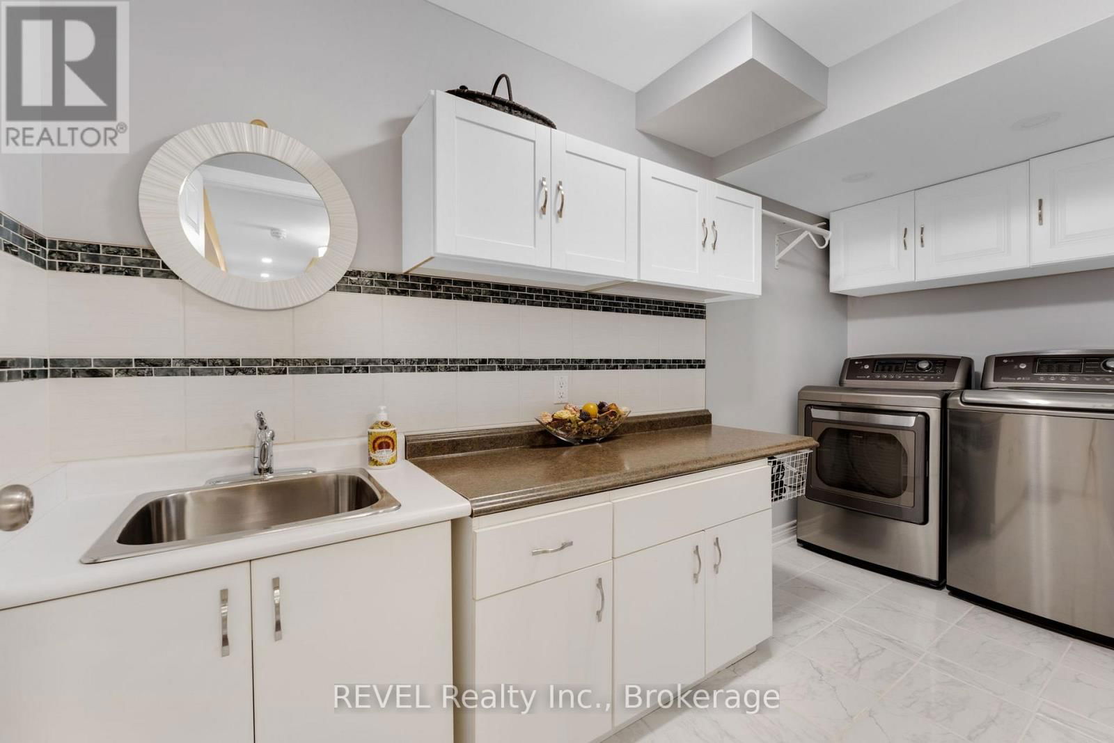 181 HETRAM COURT Image 30