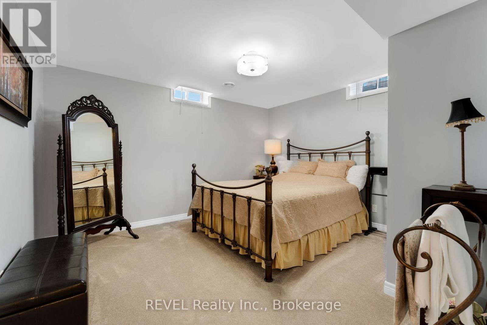181 HETRAM COURT Image 31