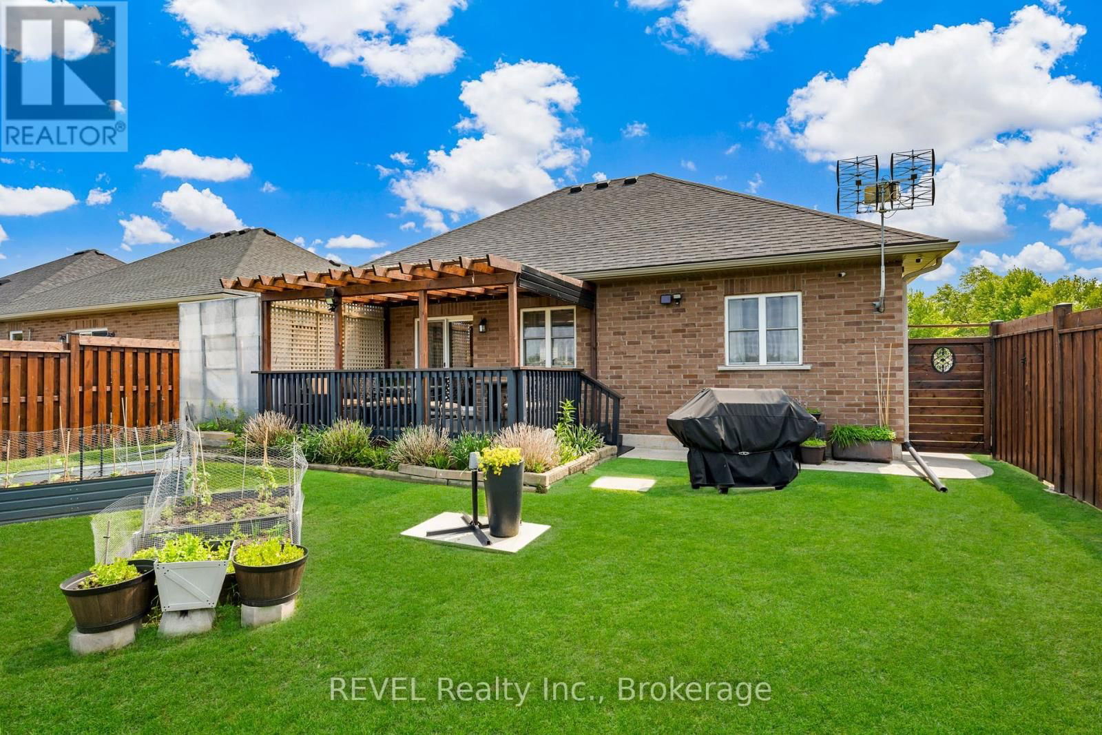 181 HETRAM COURT Image 44
