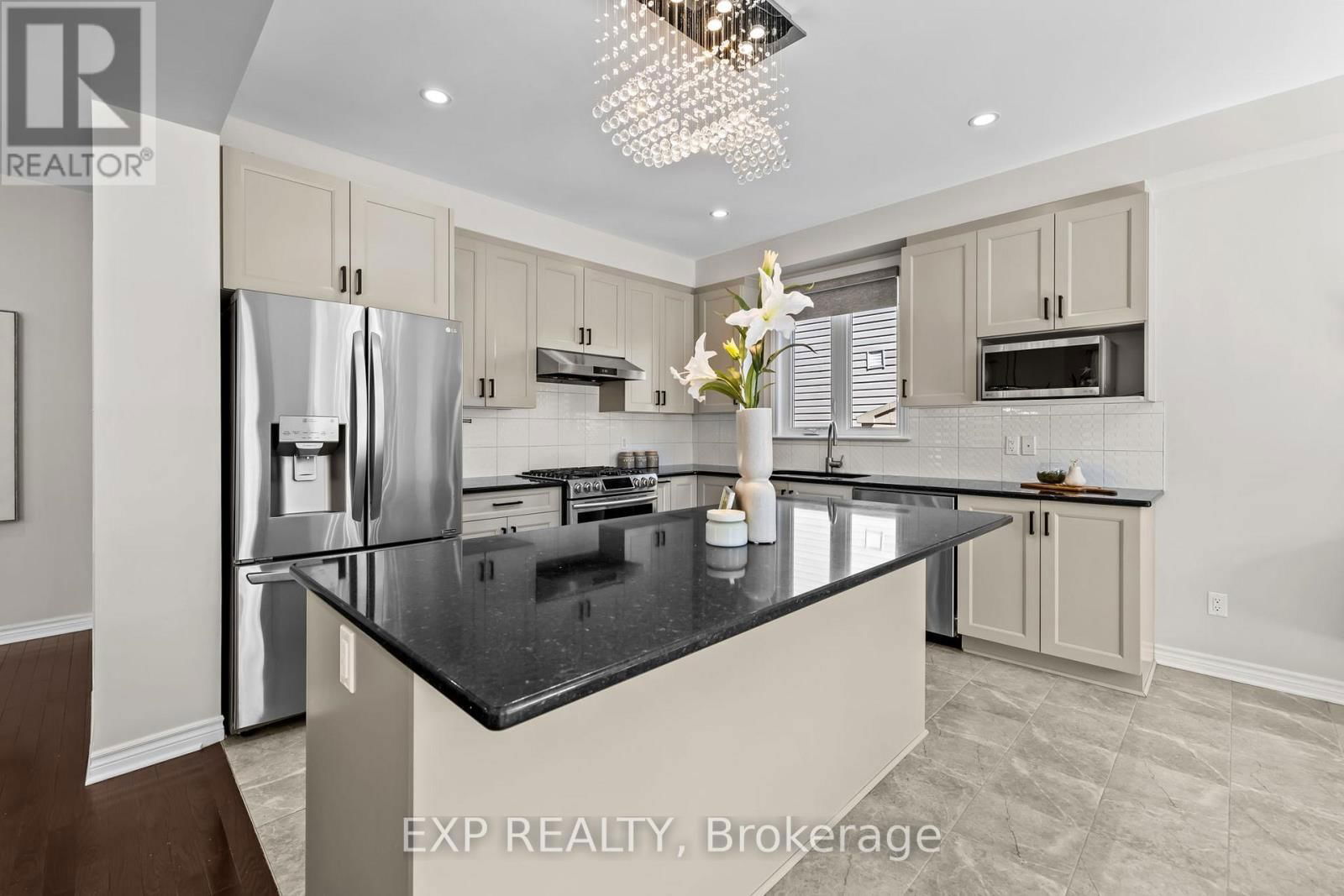 531 VIVERA PLACE Image 13