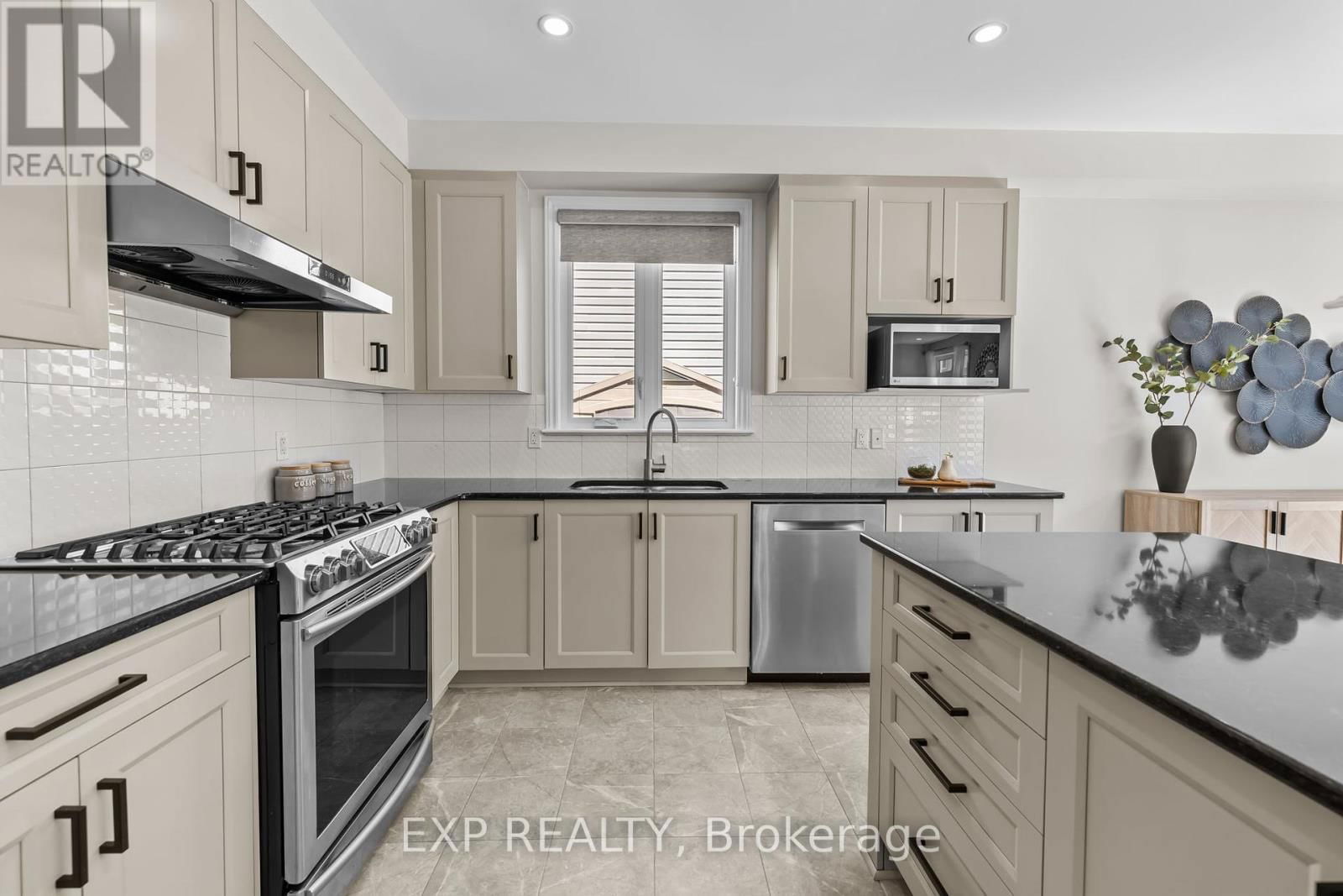 531 VIVERA PLACE Image 14