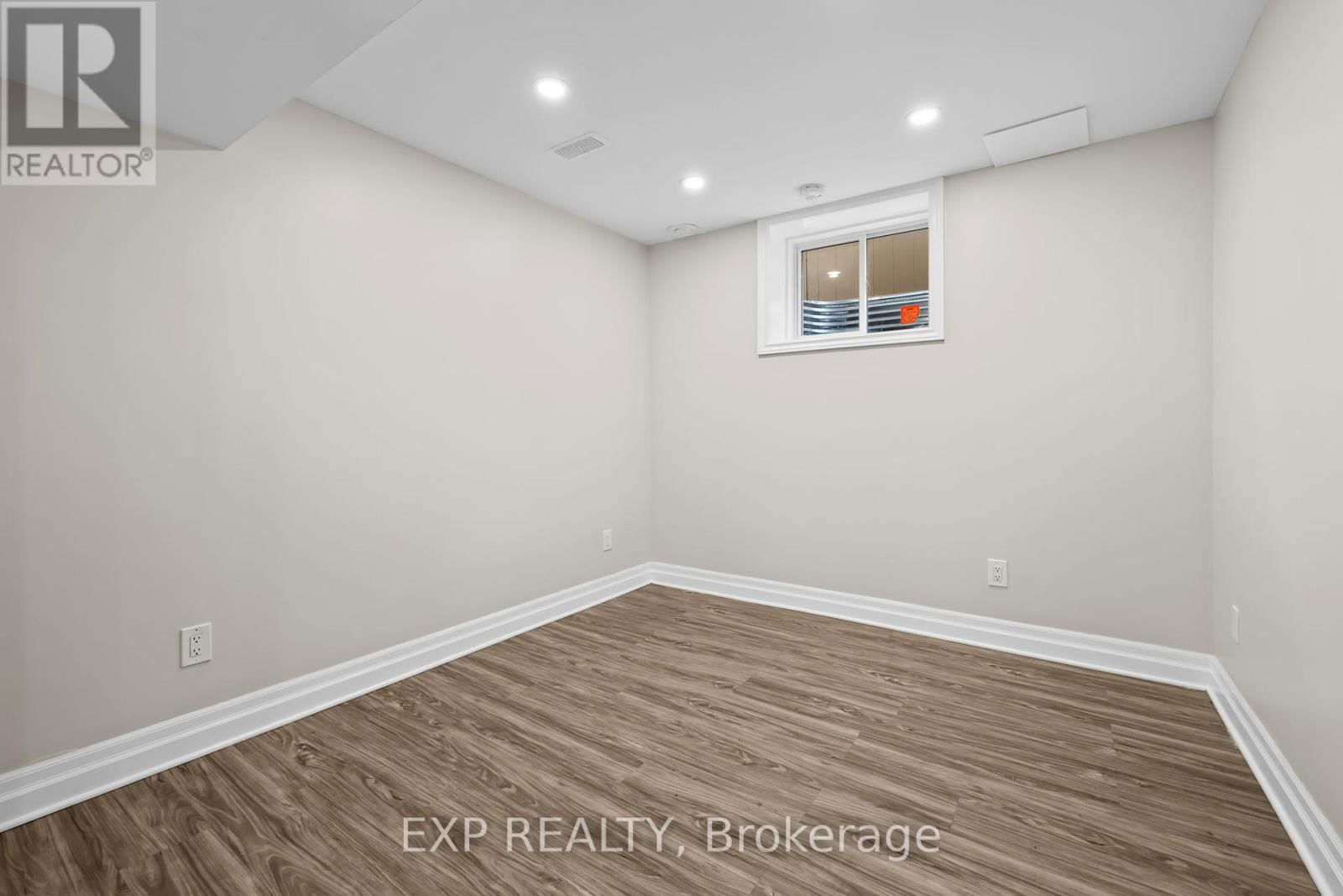 531 VIVERA PLACE Image 32