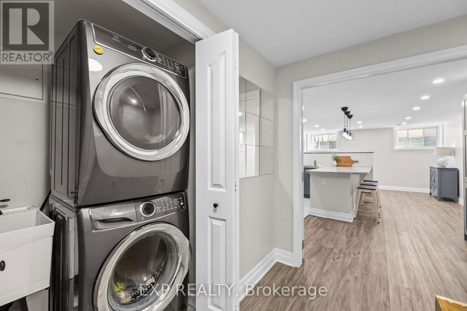 531 VIVERA PLACE Image 37