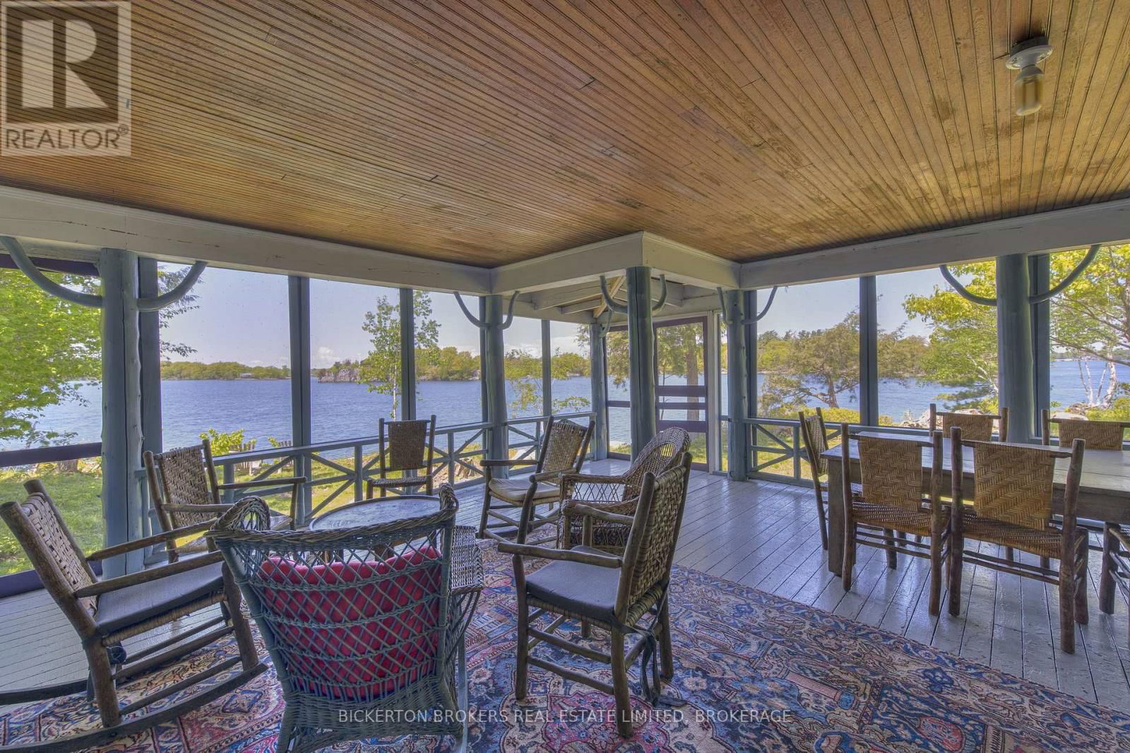 16 HAY ISLAND Image 25