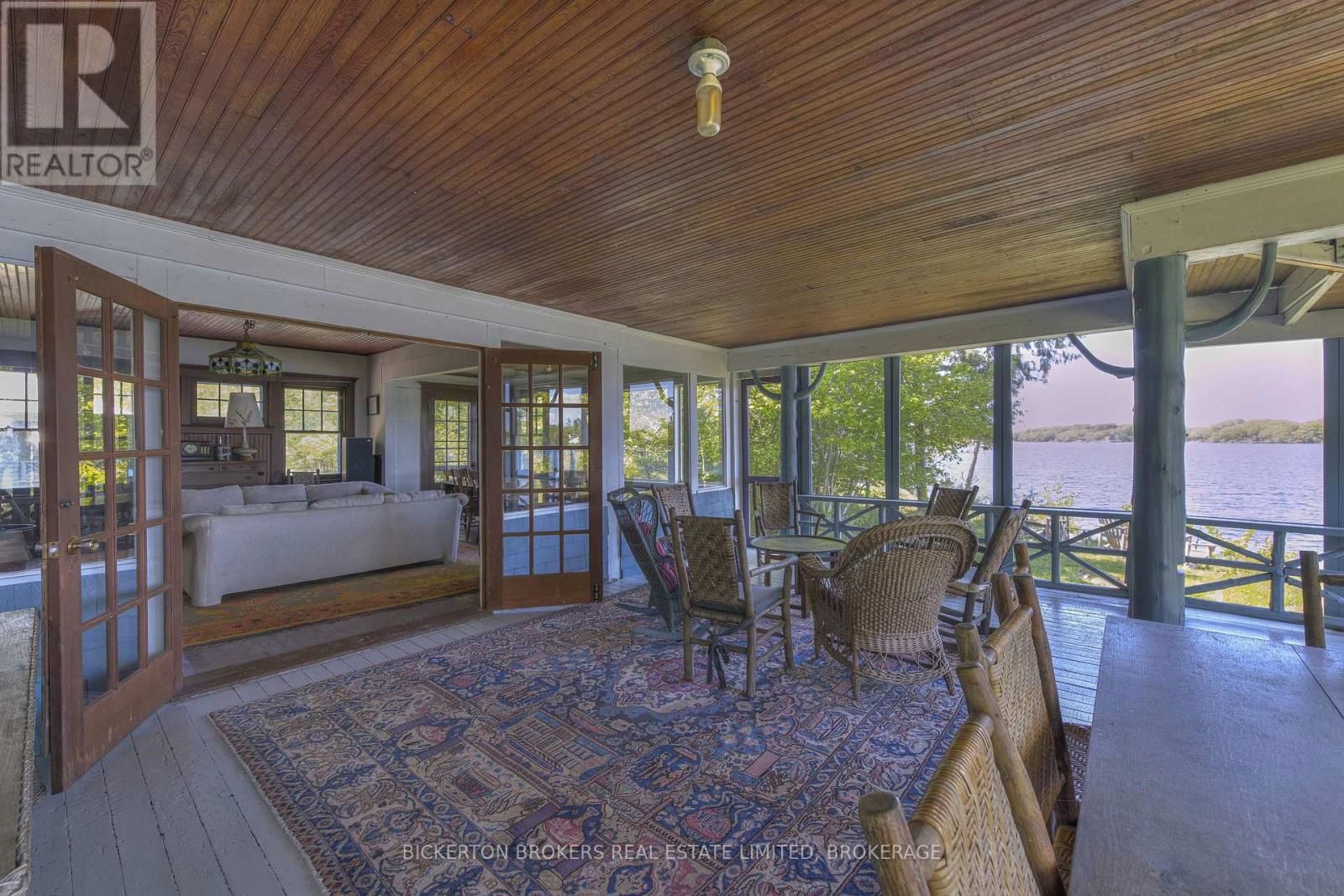 16 HAY ISLAND Image 26