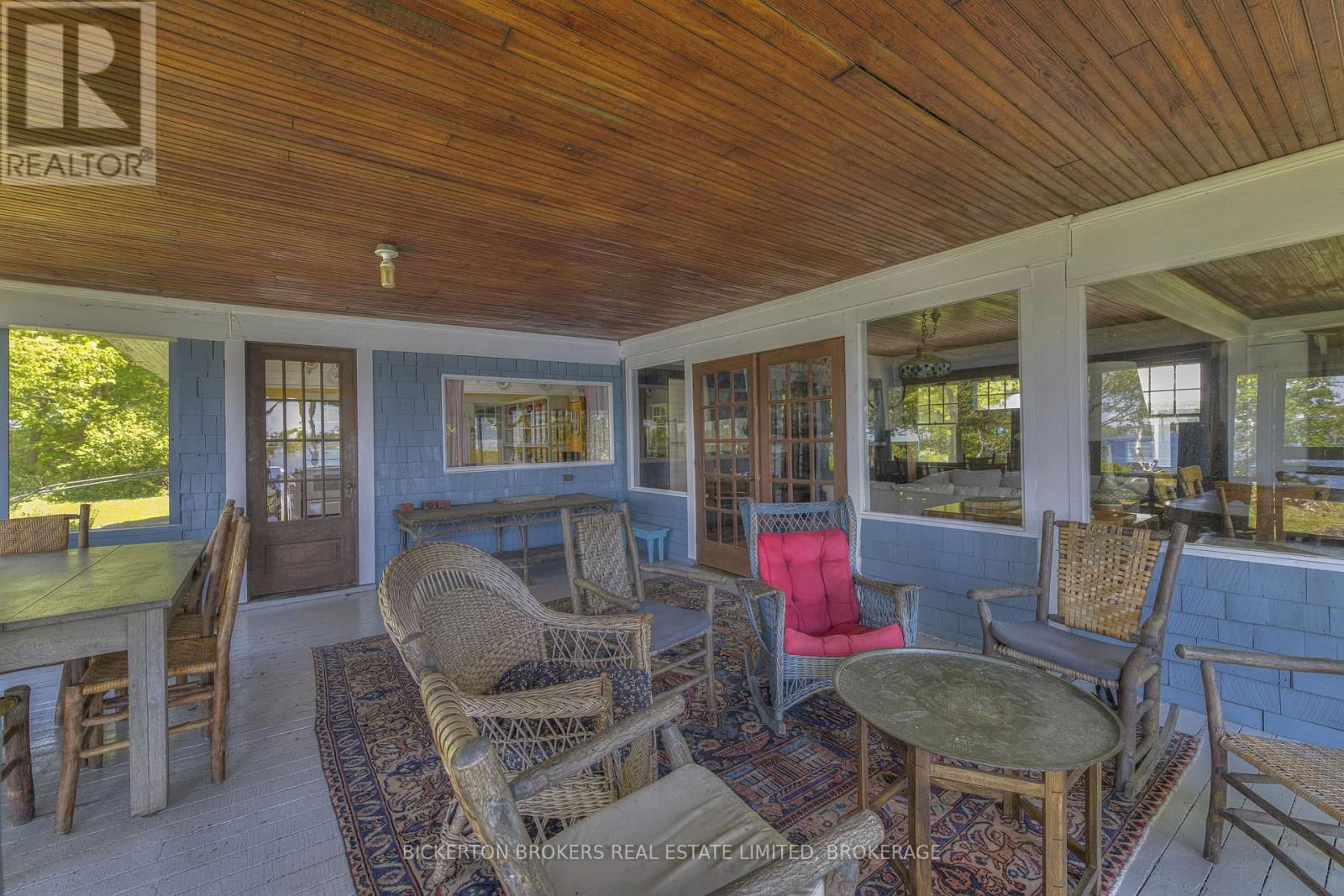 16 HAY ISLAND Image 27