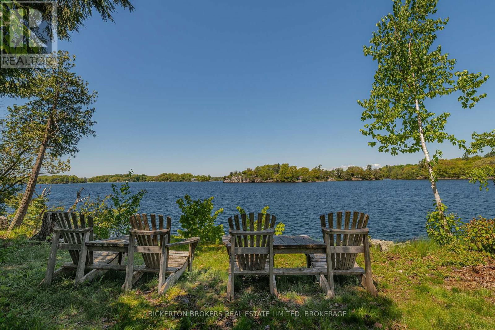 16 HAY ISLAND Image 31