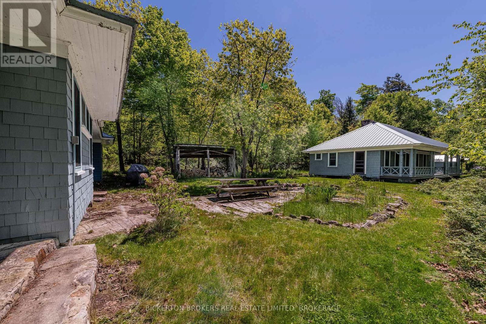 16 HAY ISLAND Image 32