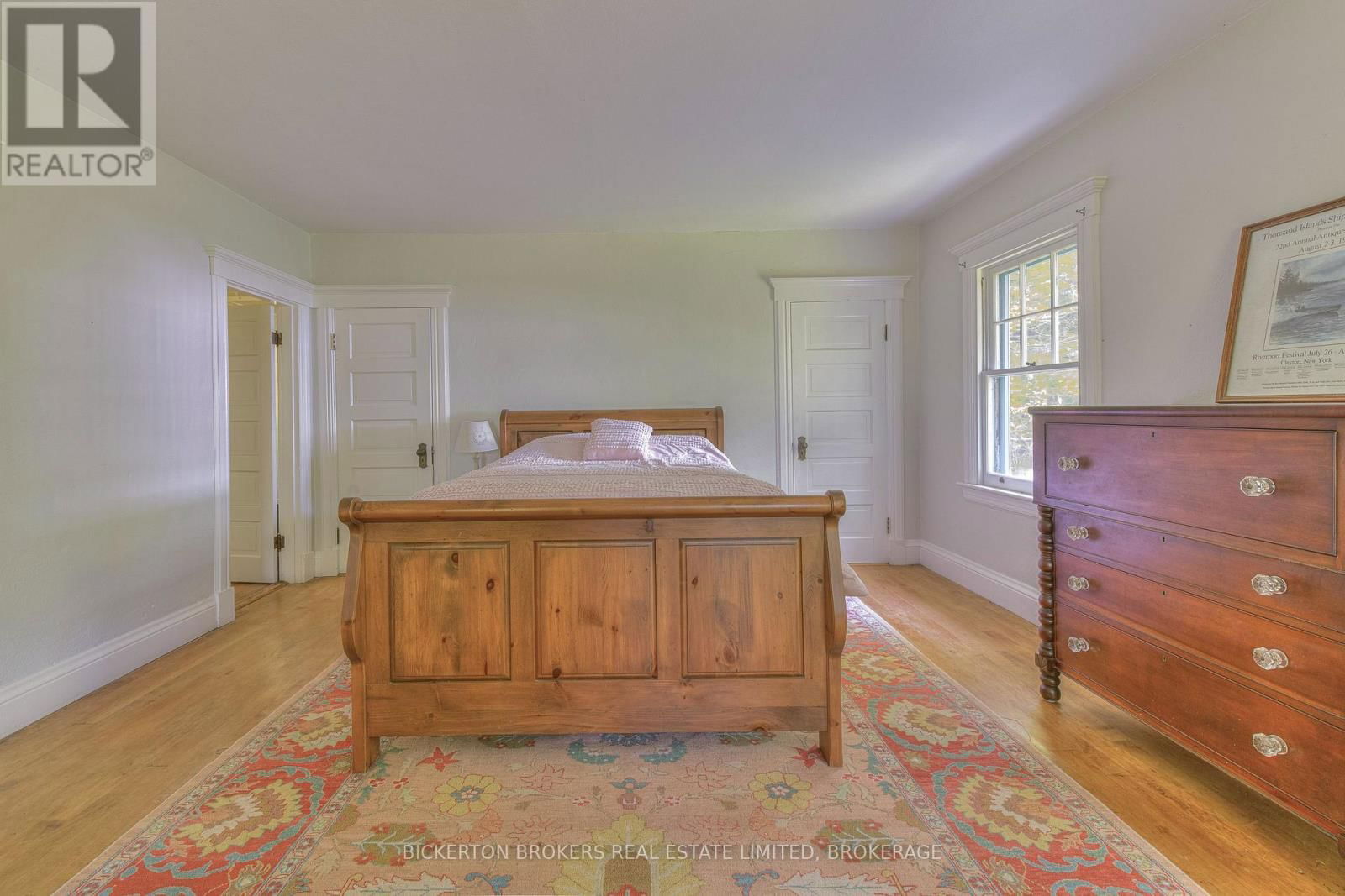 16 HAY ISLAND Image 36