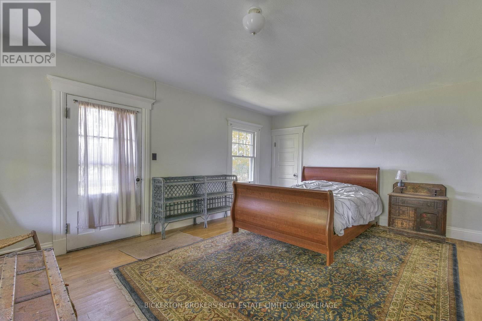 16 HAY ISLAND Image 39
