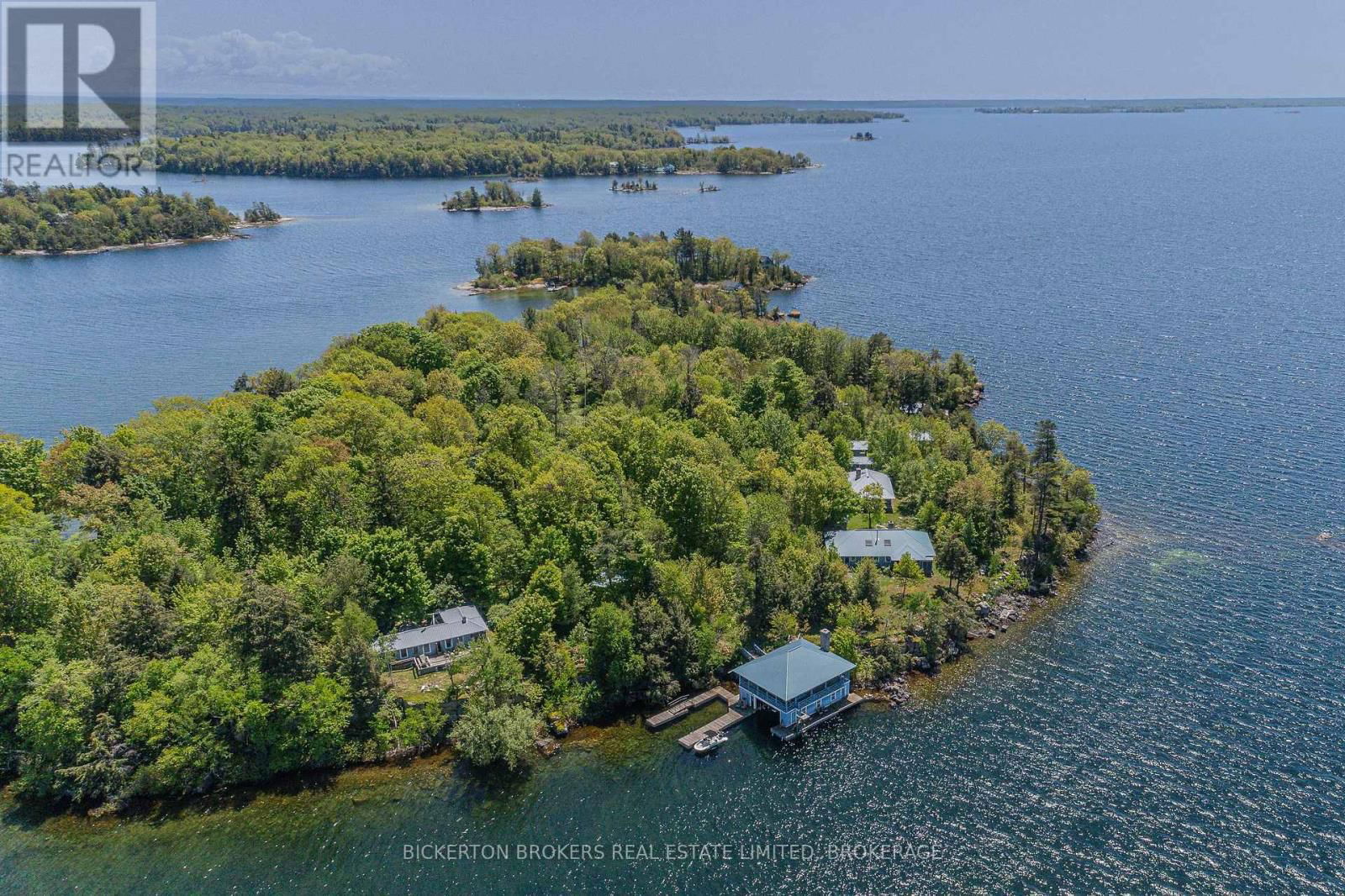 16 HAY ISLAND Image 4