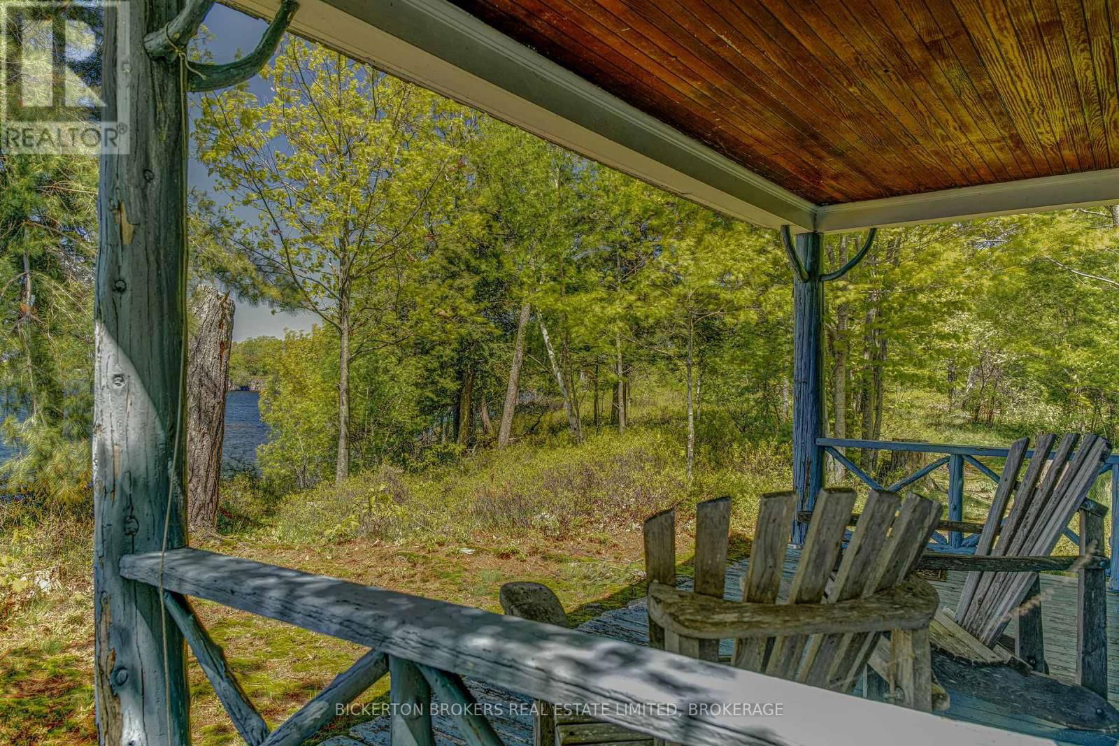 16 HAY ISLAND Image 42