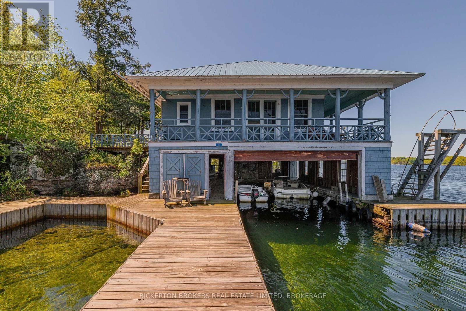 16 HAY ISLAND Image 6