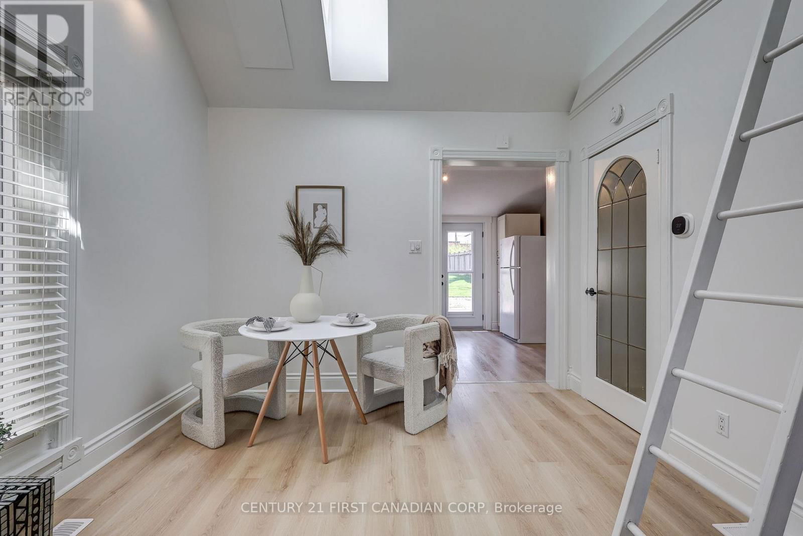 821 QUEENS AVENUE Image 13