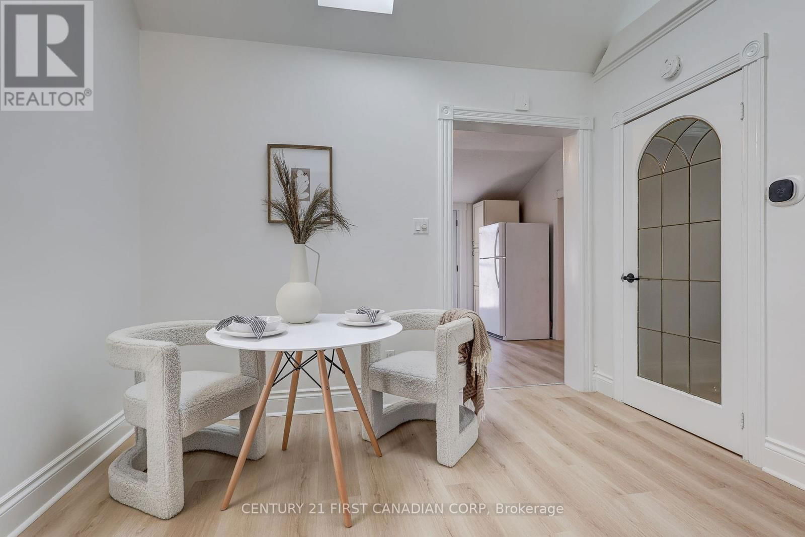 821 QUEENS AVENUE Image 15