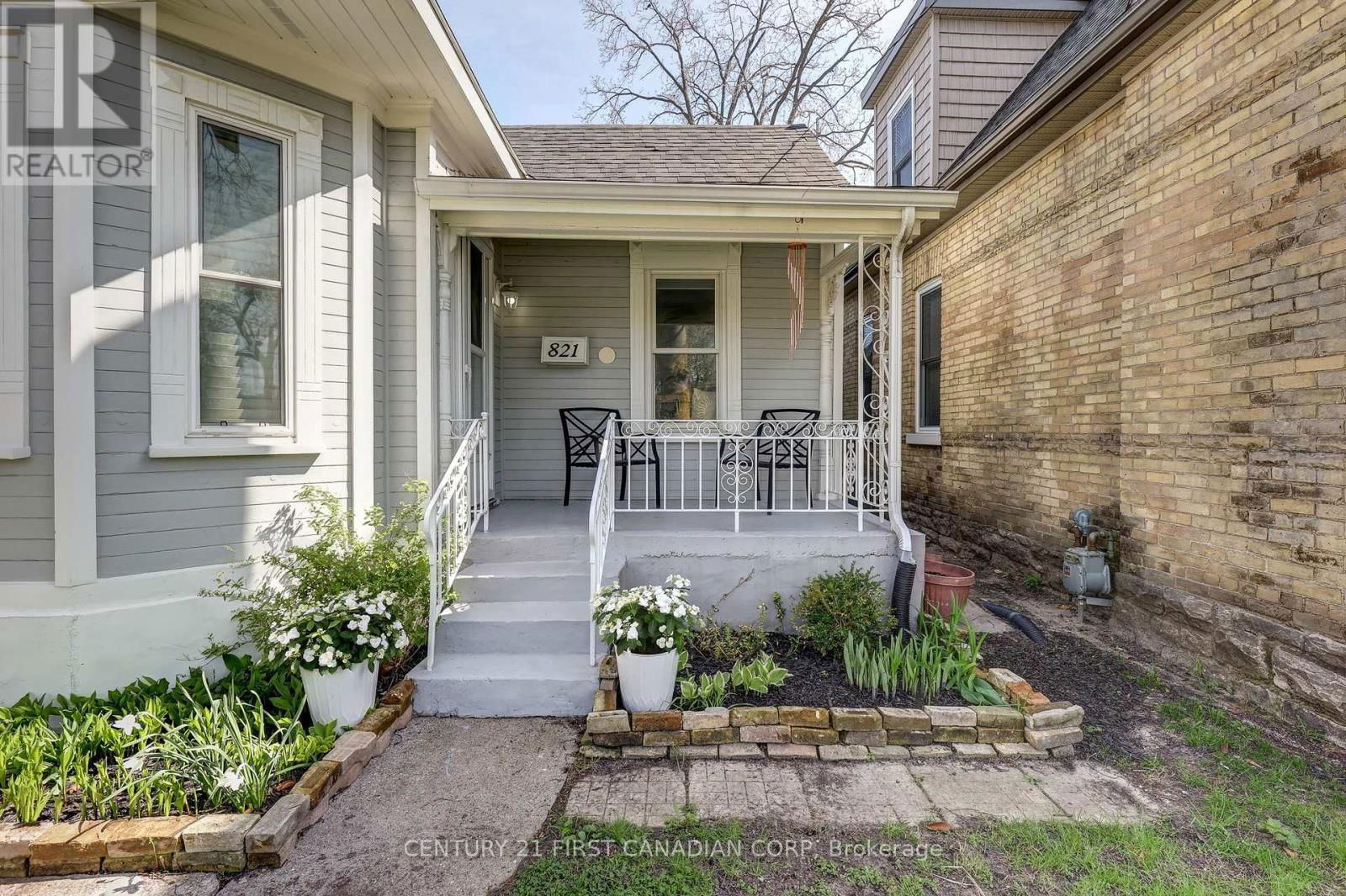 821 QUEENS AVENUE Image 2