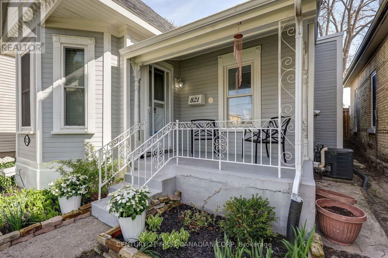 821 QUEENS AVENUE Image 3