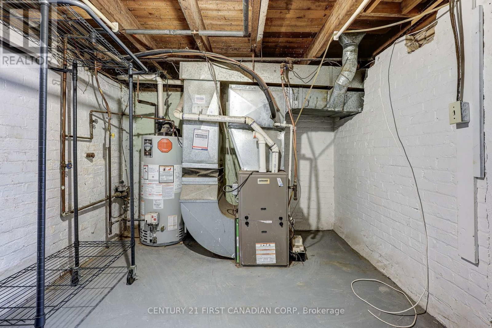 821 QUEENS AVENUE Image 33