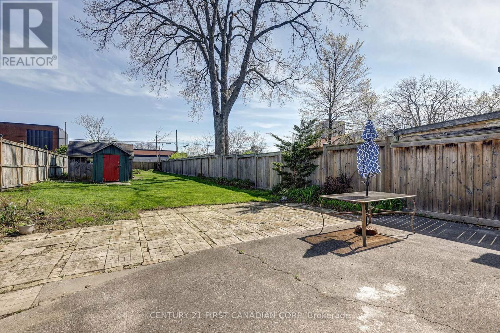 821 QUEENS AVENUE Image 34