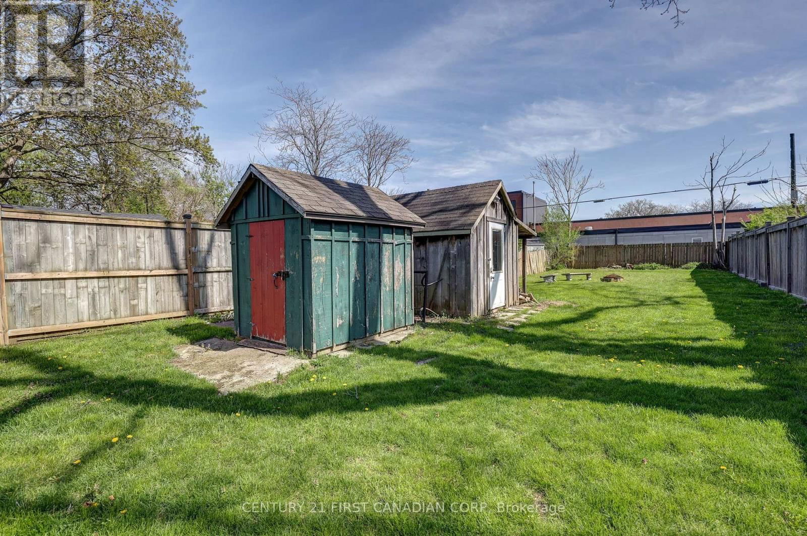 821 QUEENS AVENUE Image 37
