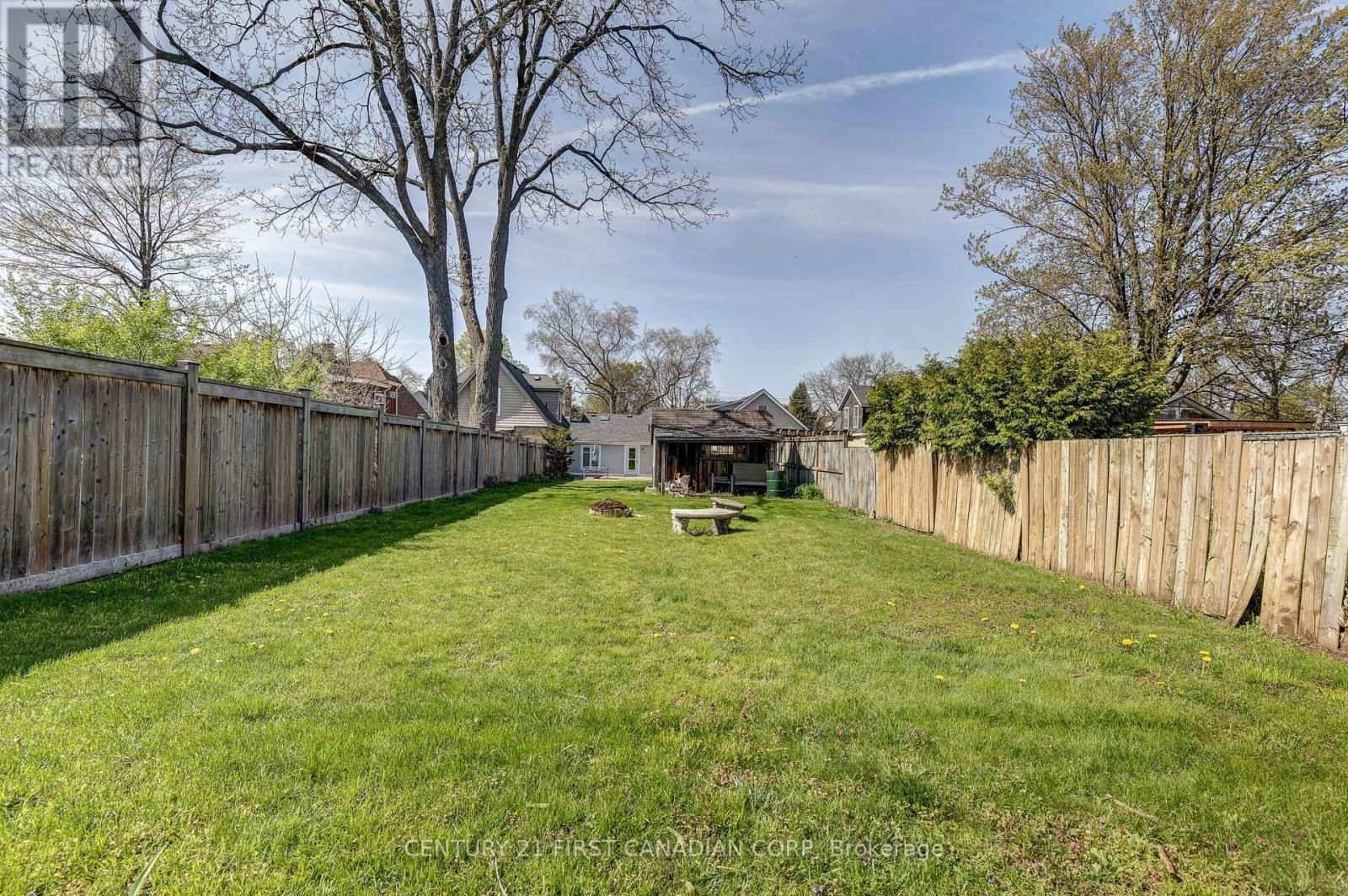 821 QUEENS AVENUE Image 39