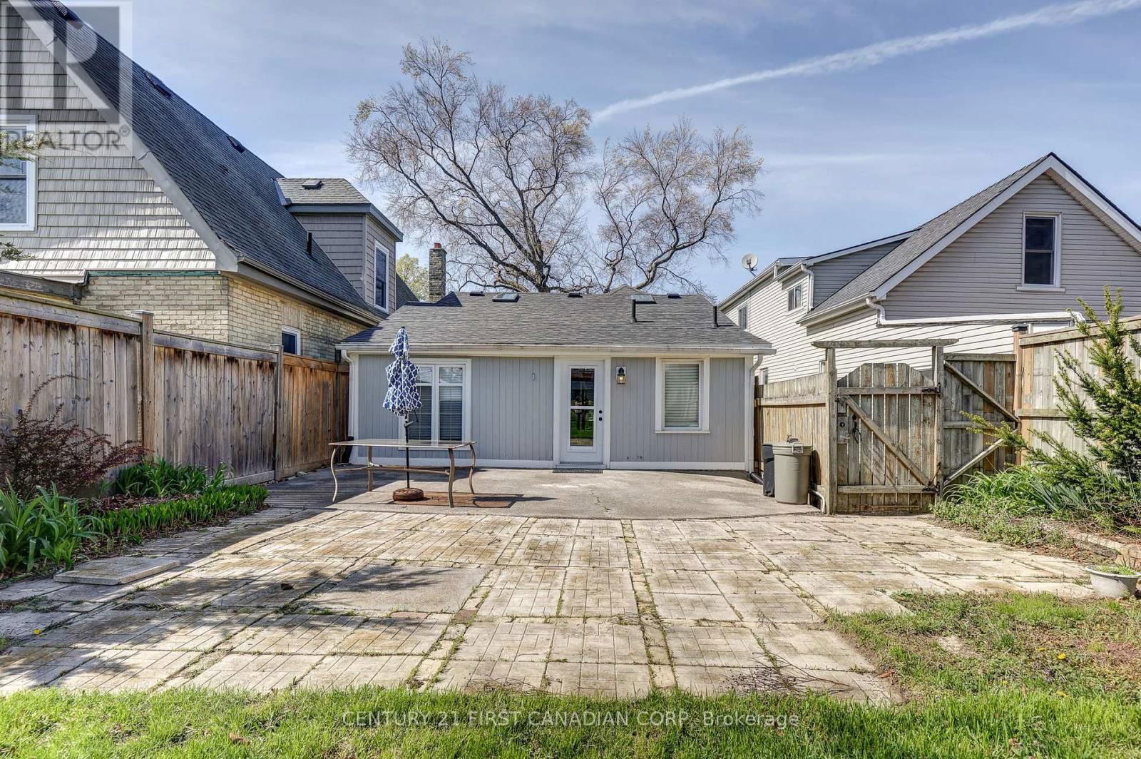 821 QUEENS AVENUE Image 43