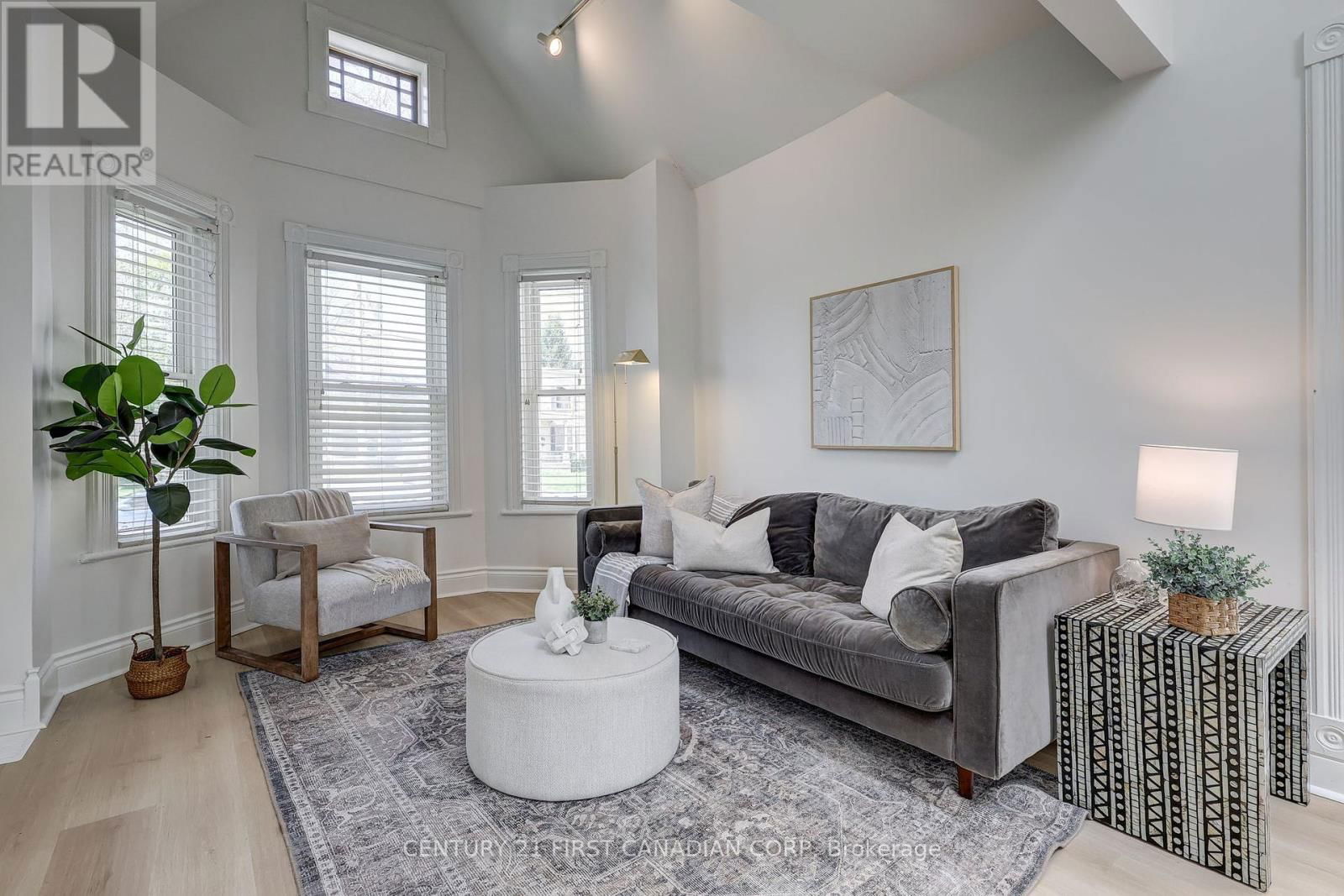 821 QUEENS AVENUE Image 7