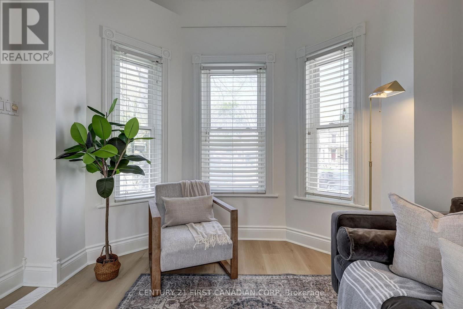 821 QUEENS AVENUE Image 8