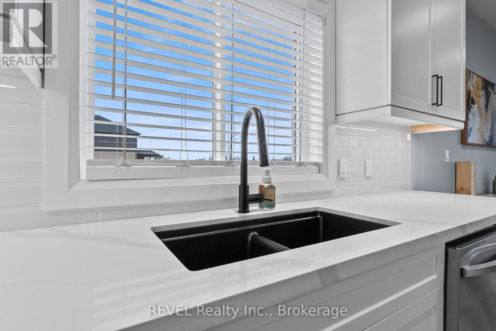 151 CRADDOCK BOULEVARD Image 17