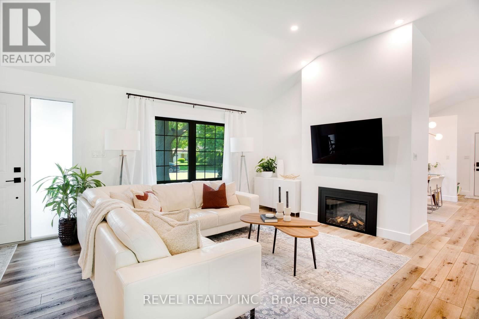 793 GREEN LANE Image 13
