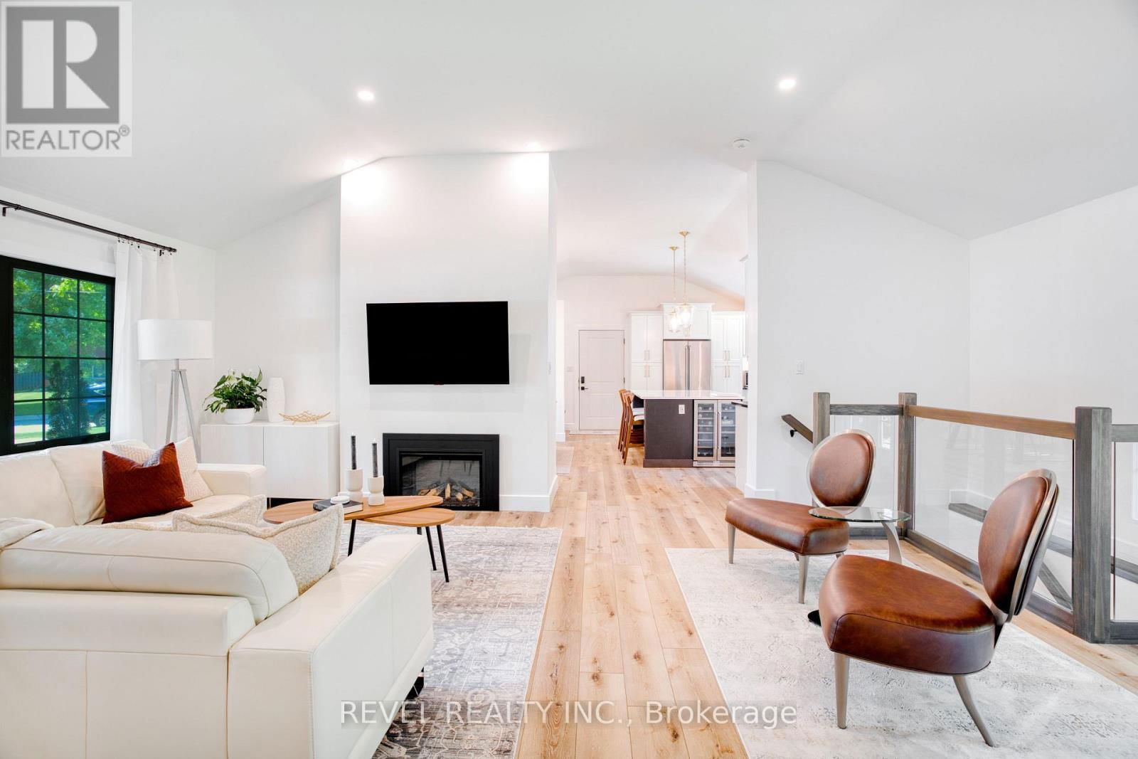 793 GREEN LANE Image 14