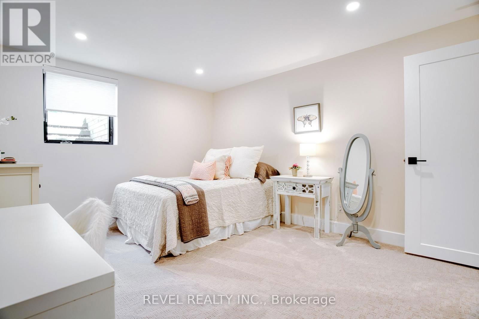 793 GREEN LANE Image 33