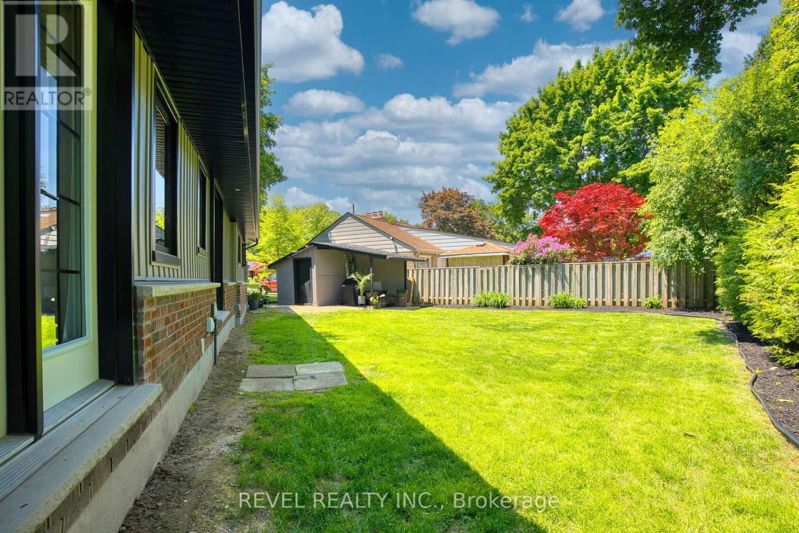 793 GREEN LANE Image 37