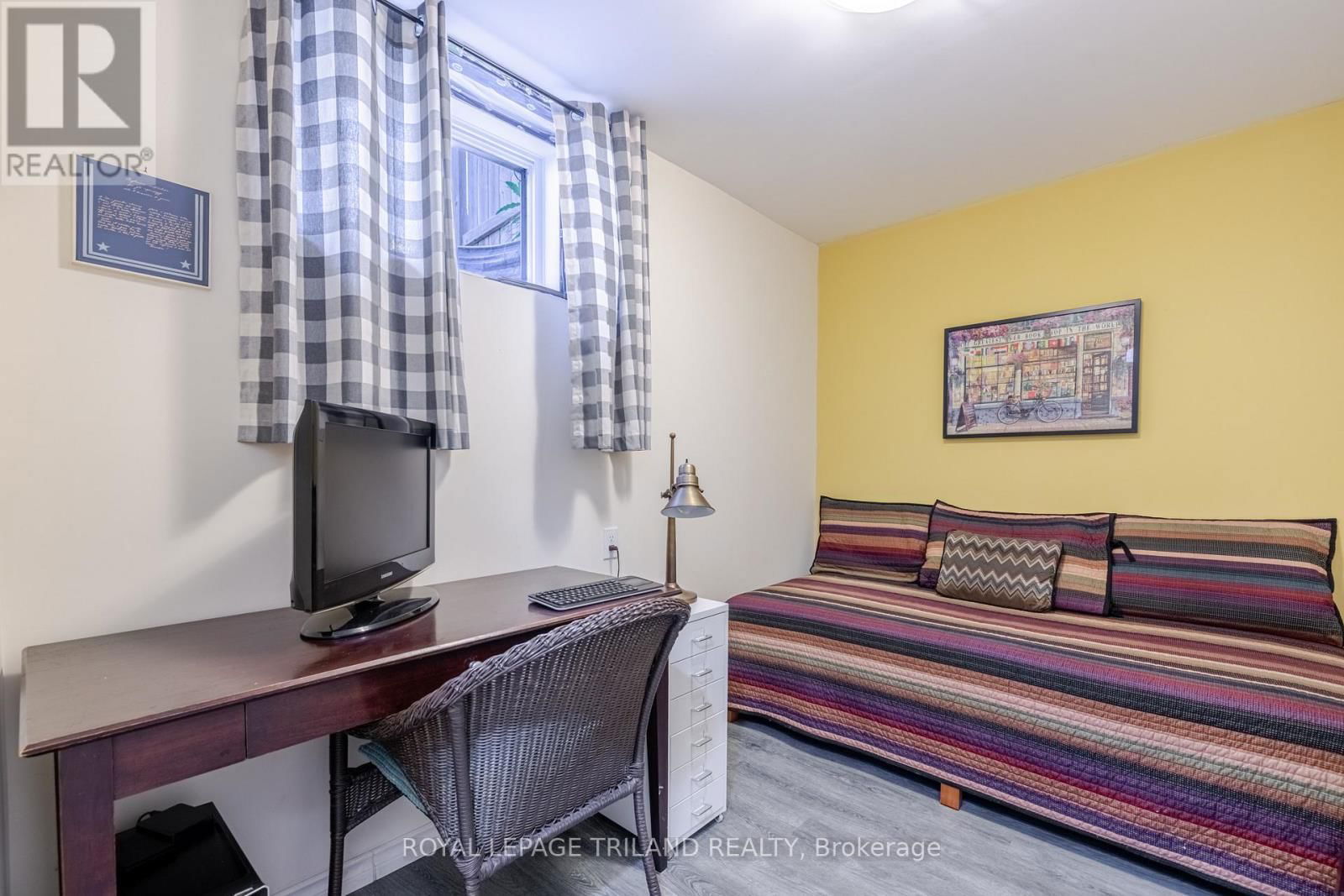 31 ACORN TRAIL Image 30