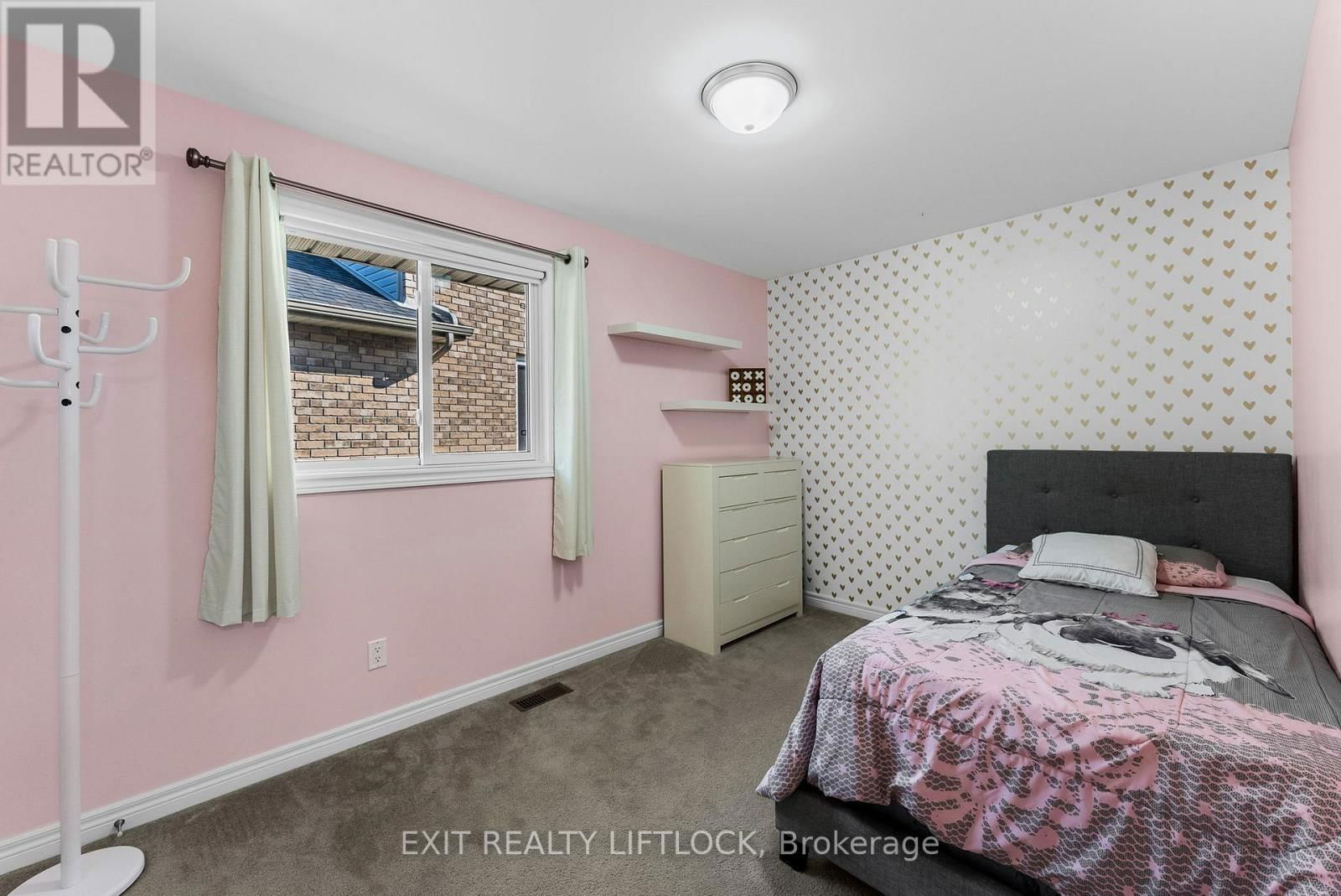 182 CHANDLER CRESCENT Image 20