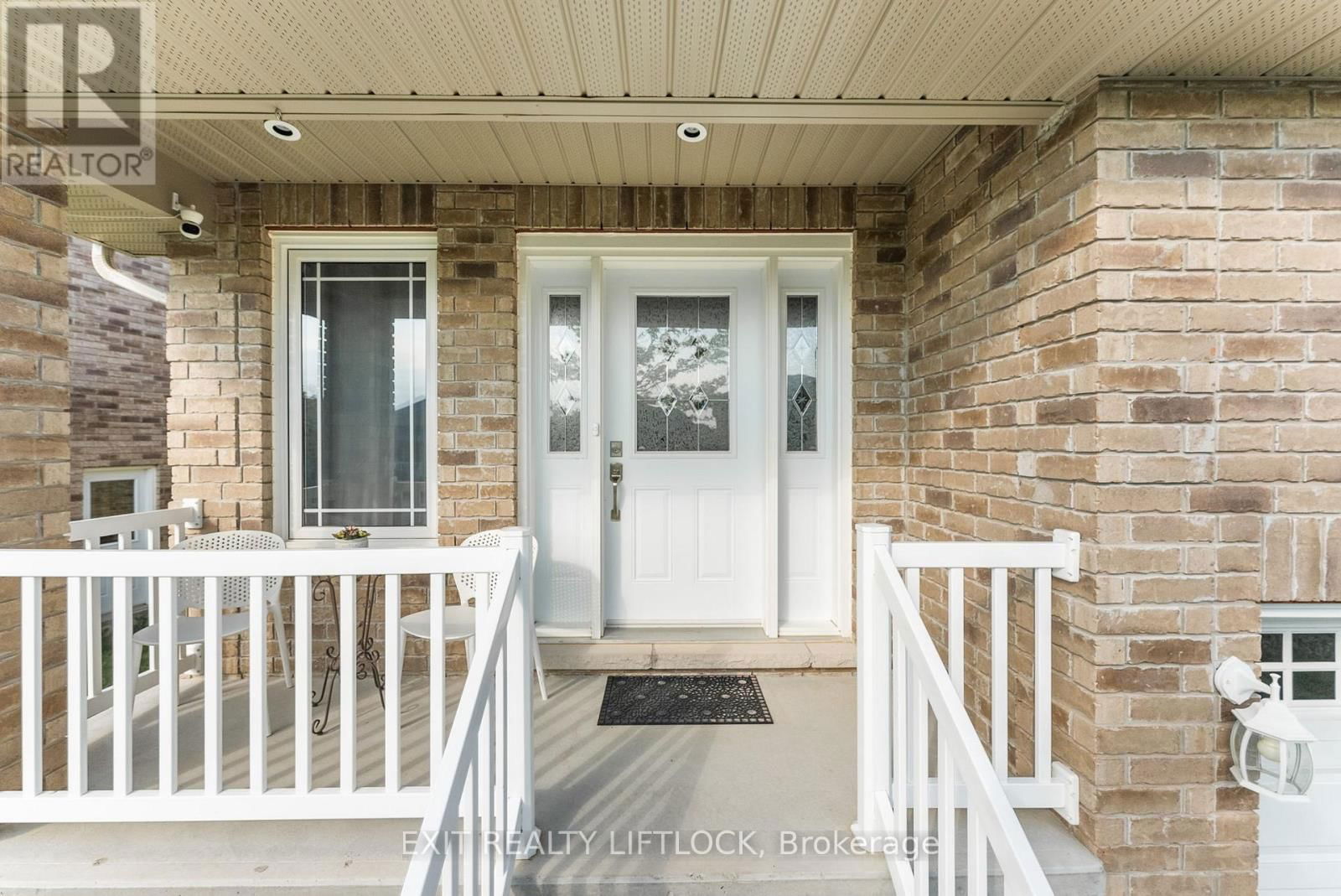 182 CHANDLER CRESCENT Image 3